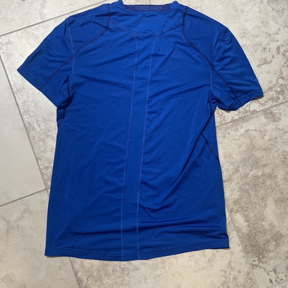 Nike Pro Dri-Fit Shirt. Medium. Fitted. - Picture 5 of 6